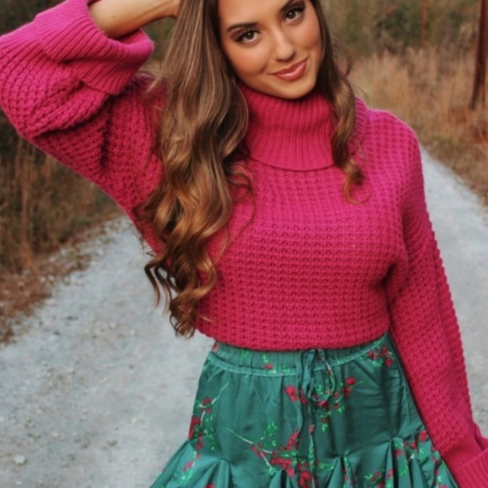 Charlotte Russe Pomegranate Sweater (Size Small)